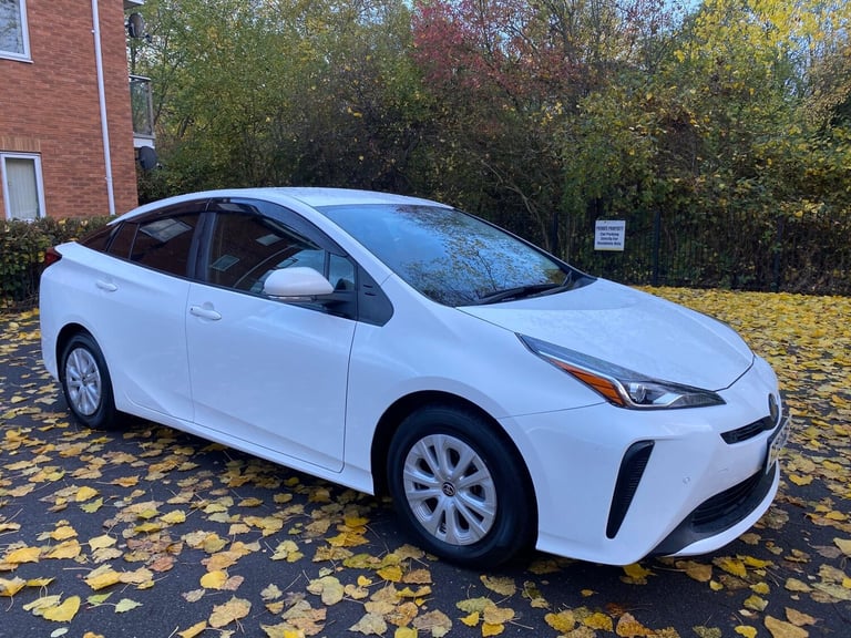  Toyota Prius 1.8 VVT-h Business Edition CVT Euro 6 (s/s) 5dr Petrol/Electric Hybrid Automatic