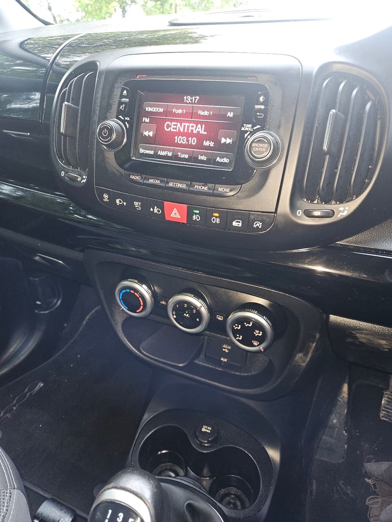 2014  fiat 500 L trekking 1.3 Multijet 16v Diesel £35 tax sim focus i30 308 kia ceed astra mini