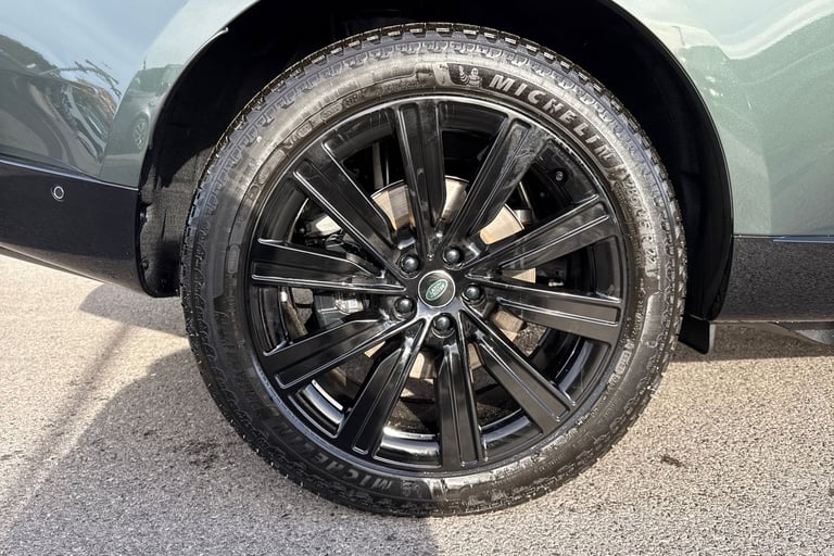 2025 Land Rover Range Rover 3.0 P460e 38.2kWh Autobiography Auto 4WD Euro 6 (s/s) 5dr SUV Automatic