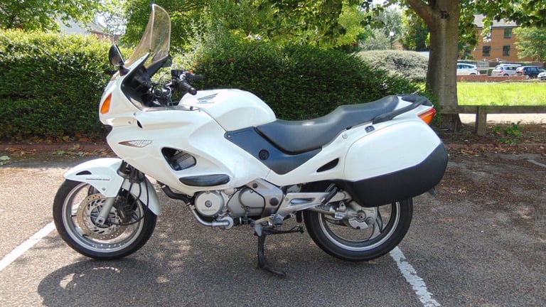 Honda NT650V Deauville 2005 low miles shaft drive Budget Tourer new MOT p/ex ok 