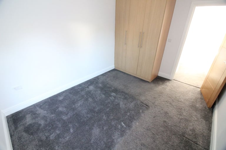 FULLY REDECORATED TWO DOUBLE BEDROOM FLAT WITH GARDEN & PARKING- SOUTHALL HESTON NORWOOD GREEN