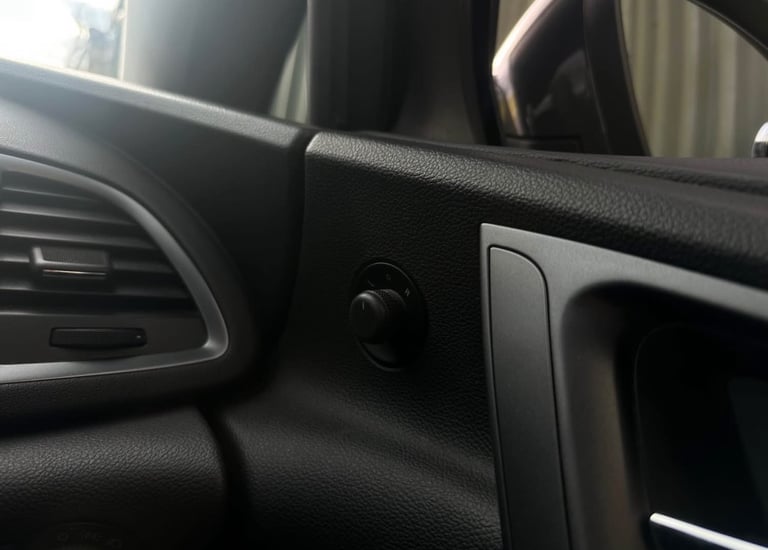 Vauxhall, ASTRA, Estate, 2012, Other, 1598 (cc), 5 doors