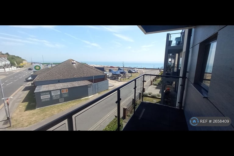 2 bedroom flat in Court Road, Hythe, CT21 (2 bed) (#2658409)