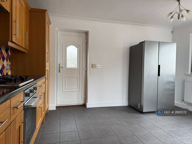 3 bedroom house in Grove Road, Pontardawe, Swansea, SA8 (3 bed) (#2665172)