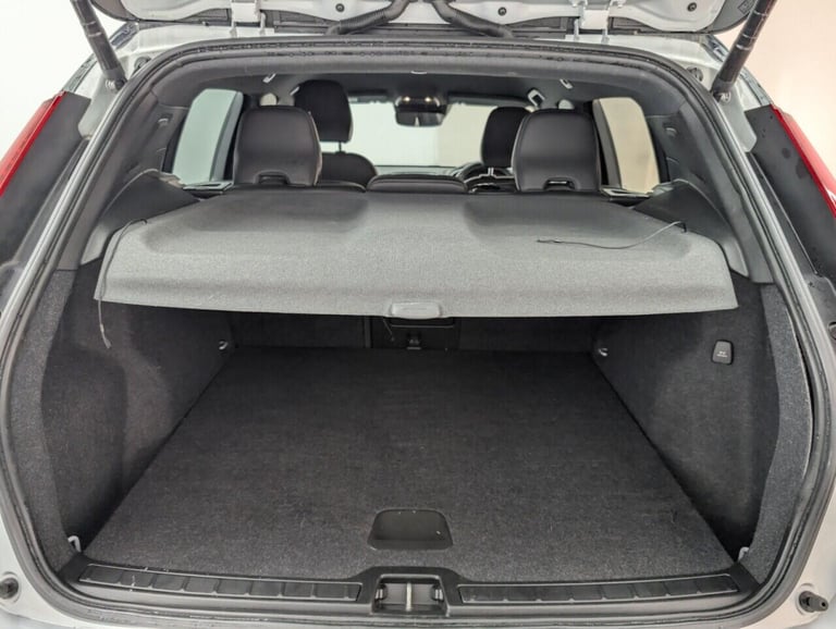 2021 Volvo XC40 1.5 T3 R-Design SUV 5dr Petrol Manual Euro 6 (s/s) (163 ps) BLUETOOTH+NAVIG ESTAT...