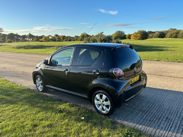 Toyota, AYGO, Hatchback, 2012, Manual, 998 (cc), 5 doors