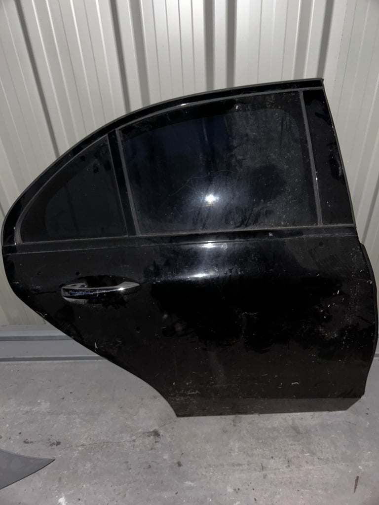 image for GENUINE MERCEDES BENZ REAR DRIVER SIDE DOOR W205 