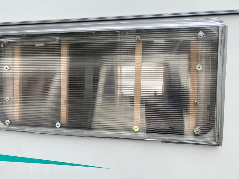 HYMER NOVA - 2001 - FIXED BED - 4 BERTH - BARGAIN BE QUICK 