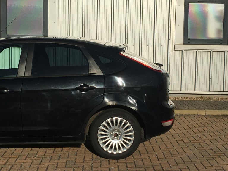2010 Ford Focus 1.6 Titanium 5dr HATCHBACK Petrol Automatic