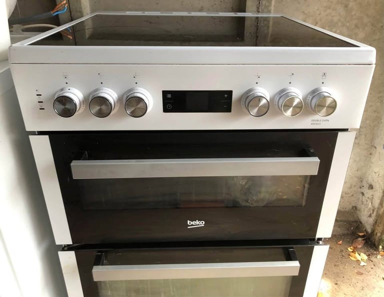 image for Used BEKO glass top white oven cooker - 60x60x90cm 