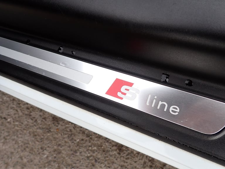 2013 Audi TT 2.0 TDI Black Edition Roadster 2dr Diesel S Tronic quattro Euro 5