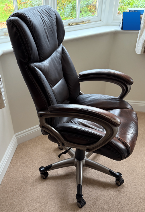 image for Very comfotable office executive chair