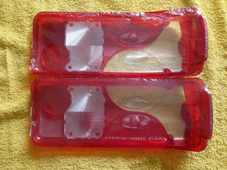 2 TAIL LIGHT LENSES FOR MERCEDES SPRINTER OR SCANIA R SERIES 04-2017