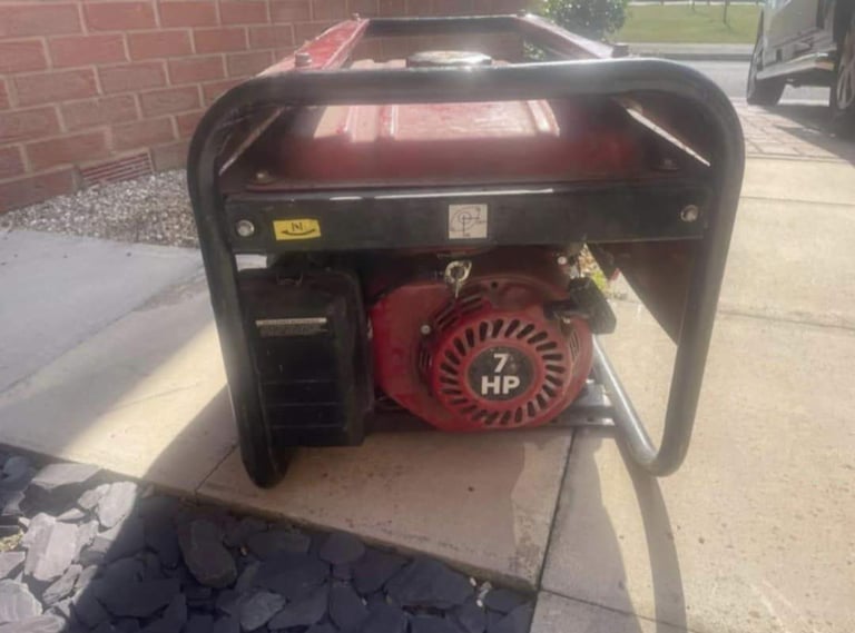 Clarke generator 3kva 7hp