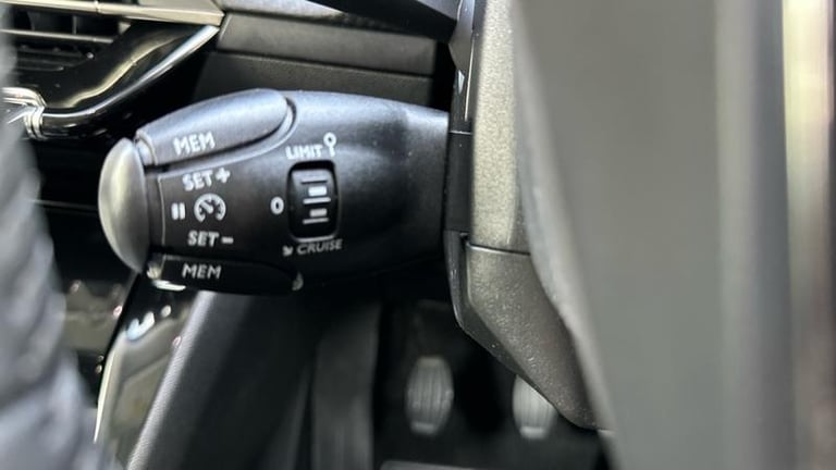 2022 Peugeot 2008 1.2 PureTech Allure Premium 5dr HATCHBACK PETROL Manual