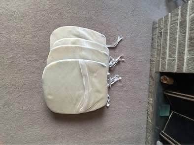 Chair pads with ties