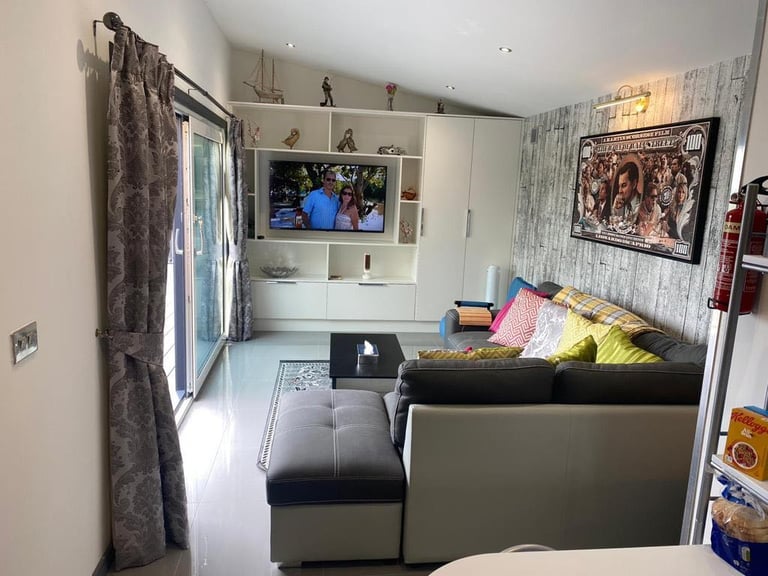 Private Lakeside Cabin Available To Rent