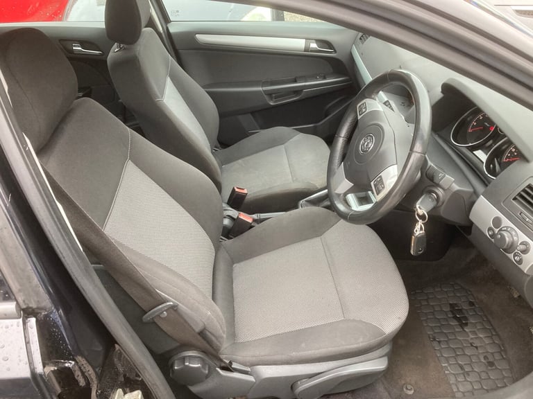 2010 Vauxhall Astra 1.6i 16V Active [115] 5dr HATCHBACK Petrol Manual