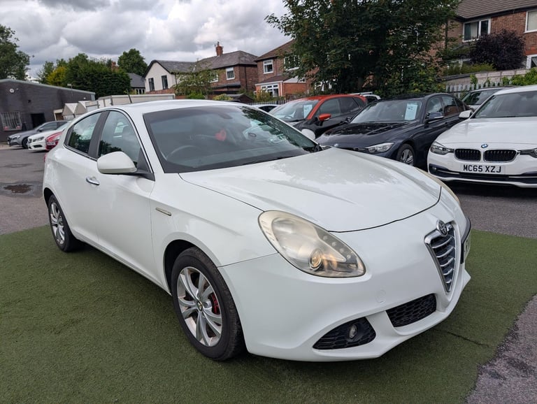 2011 Alfa Romeo Giulietta 1.4 TB MultiAir Lusso Euro 5 (s/s) 5dr HATCHBACK Petrol Manual