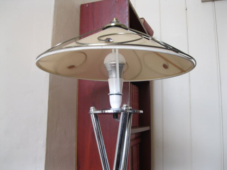 FLOOR LAMP WITH LED BULB, SHADE AND FOOT SWITCH GUNNISLAKE PL18 9NA