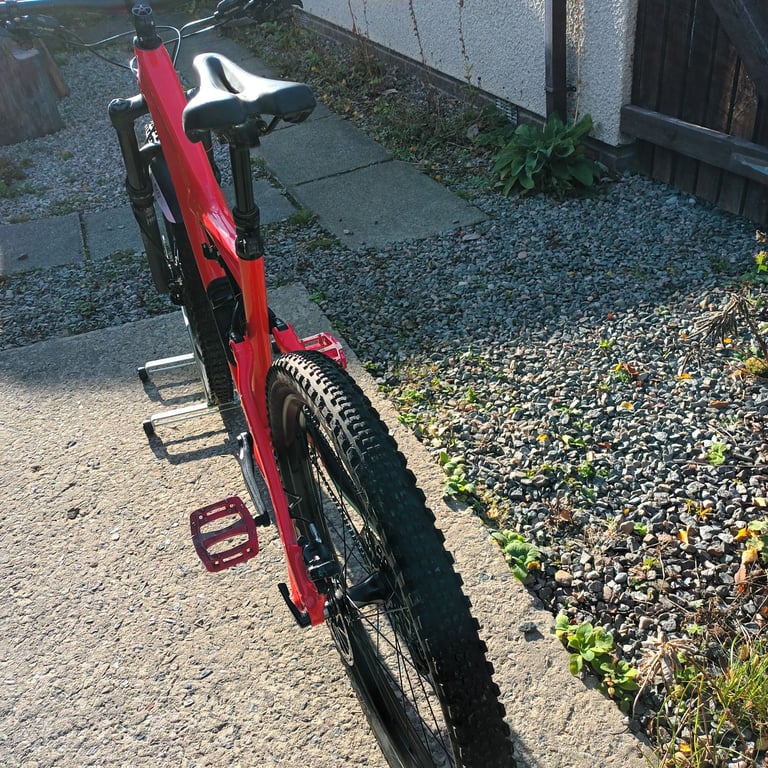 Specialised Rhyme Size Medium ladies Full suspension carbon Mountain  Bike