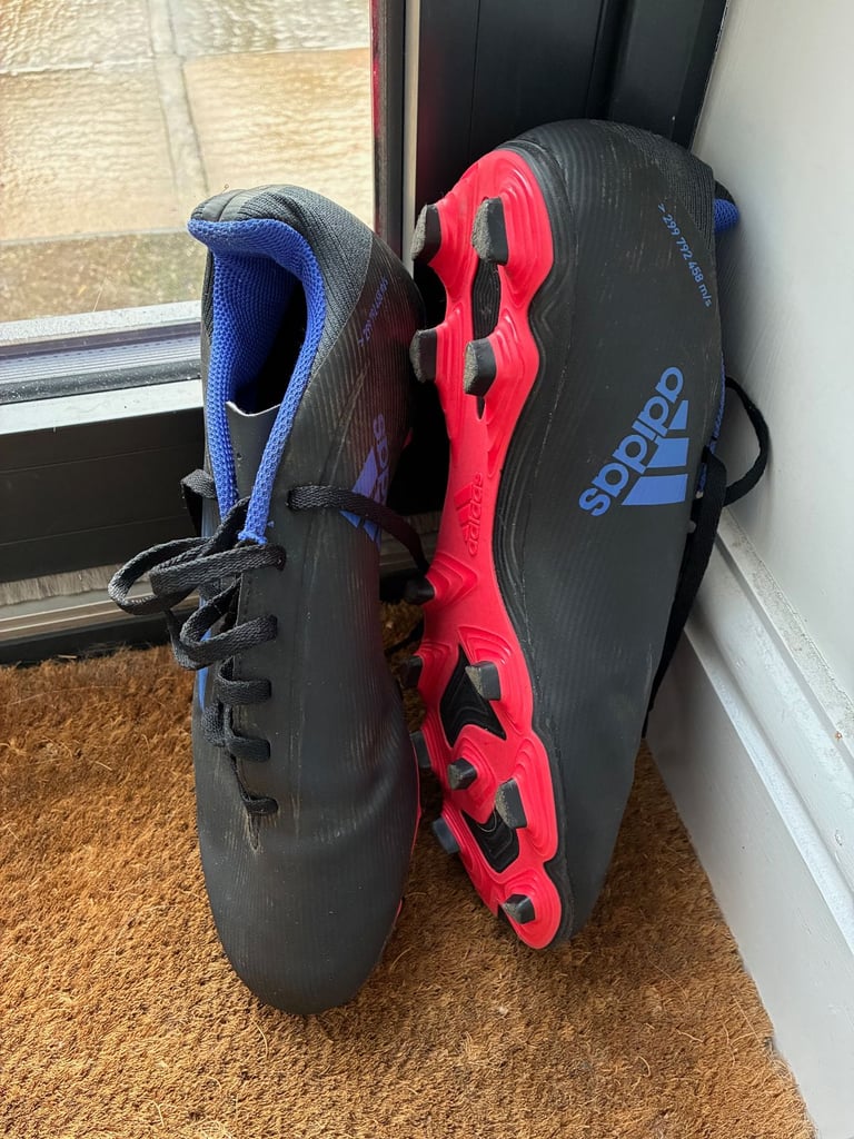 image for Adidas football boots size 7 (EU40)
