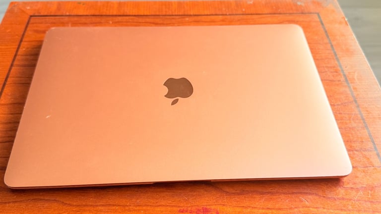 MacBook Air 13.3" Rose Gold (2019, A1932) – Intel Dual-Core i5 1.6GHz, 8GB RAM, 256GB SSD