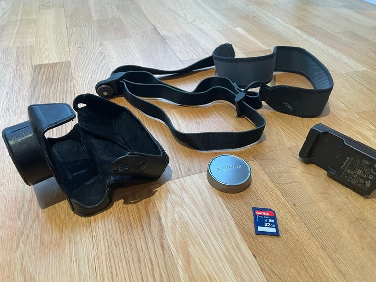 Fuji Film Finepix X20 Digital Camera - 12MP [lens control error]