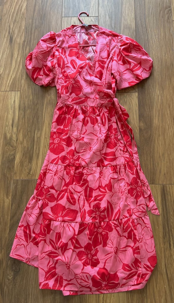 image for NEW STUDIO WRAP DRESS SIZE 8