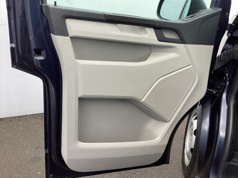 2019 Volkswagen Transporter Shuttle 2.0 TDI BlueMotion Tech S Minibus Double Cab 5dr Diesel Manua...