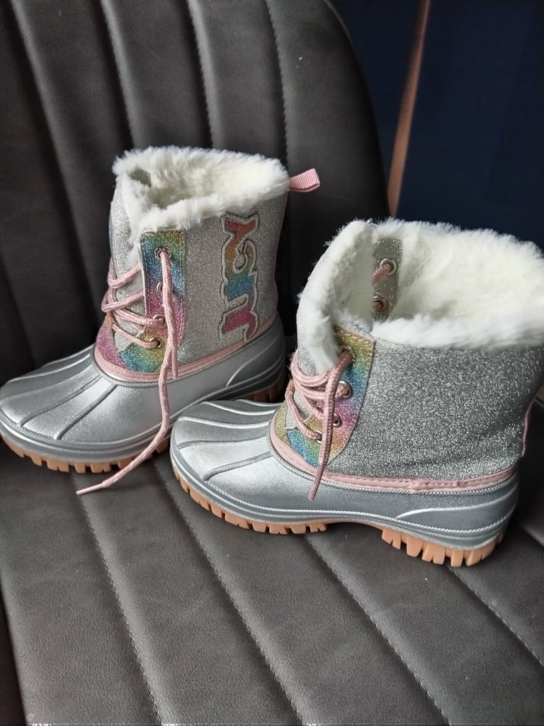 JUICY COUTURE WINTER BOOTS SIZE 13