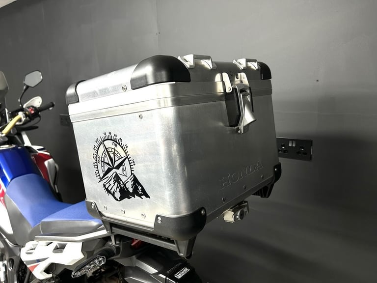 2018 18-PLATE HONDA AFRICA TWIN CRF1000 14,709 MILES * IMMACULATE * EXTRAS *