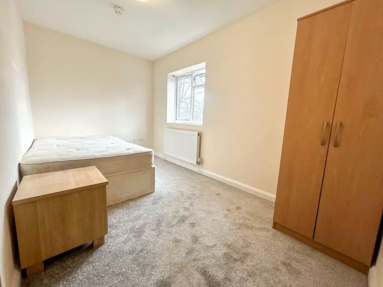 Spacious & Cosy Double Room for Rent AT NG3 2PZ