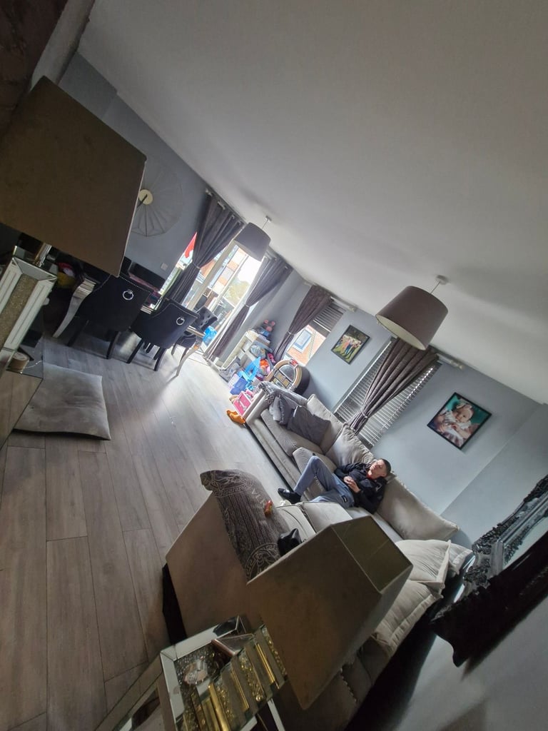 Home swap Large 2 bed apartment council right to buy 