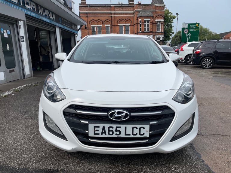 2015 Hyundai i30 1.6 CRDi Blue Drive SE Nav 5dr HATCHBACK Diesel Manual