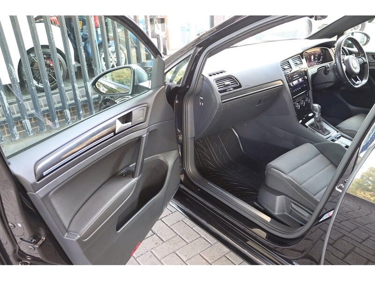 2019 Volkswagen Golf 2.0 TSI R Estate 5dr Petrol DSG 4Motion Euro 6 (s/s) (300 ps) Estate Petrol ...