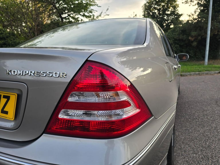 2006 Mercedes-Benz C Class 1.8 C180 Kompressor Elegance SE 4dr SALOON Petrol Automatic