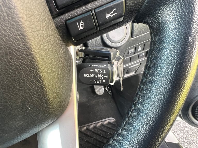 TOYOTA HILUX 2.4 D-4D 150PS ICON MANUAL 4X4 UTILITY PICKUP 21 REG 19,400 MILES