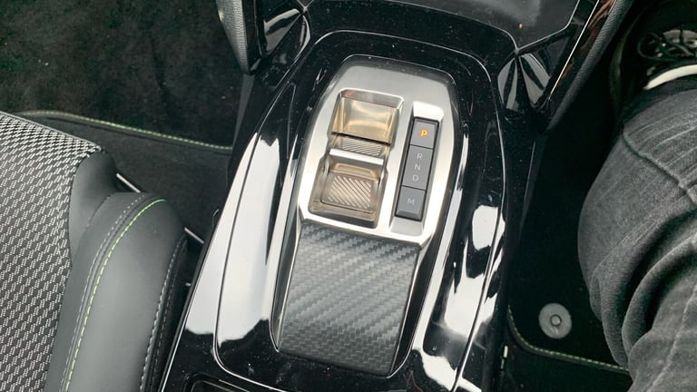 2025 Peugeot 2008 1.2 HYBRID GT SUV 5dr Petrol Hybrid e-DSC6 Euro 6 (s/s) (136 ps) SUV Hybrid Aut...