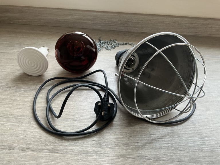 Breeding Heat Lamp with 250watt Infrared bulb and Ceramic bulb.