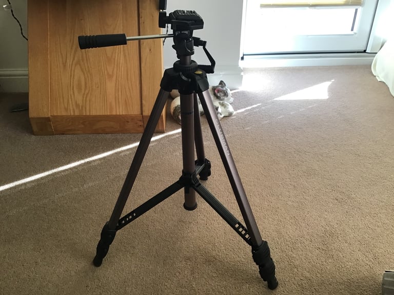 New Boxed TRIPOD 