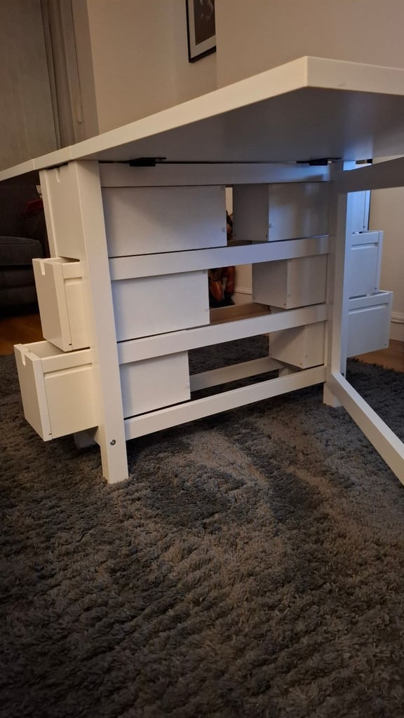 White dropleaf extending table