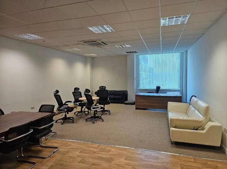 Gym/ yoga studio / offuce /exhibition studio - 2000Sqft+ 