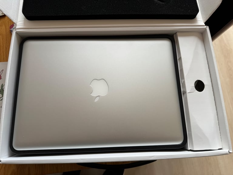 Apple MacBook Pro 13.3” screen