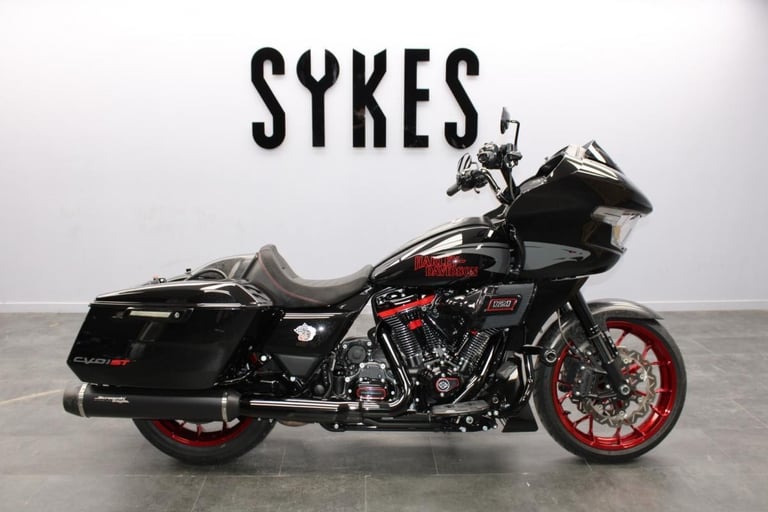 2024 Harley-Davidson FLTRXSTSE Touring CVO Road Glide ST in Raven Metalic  