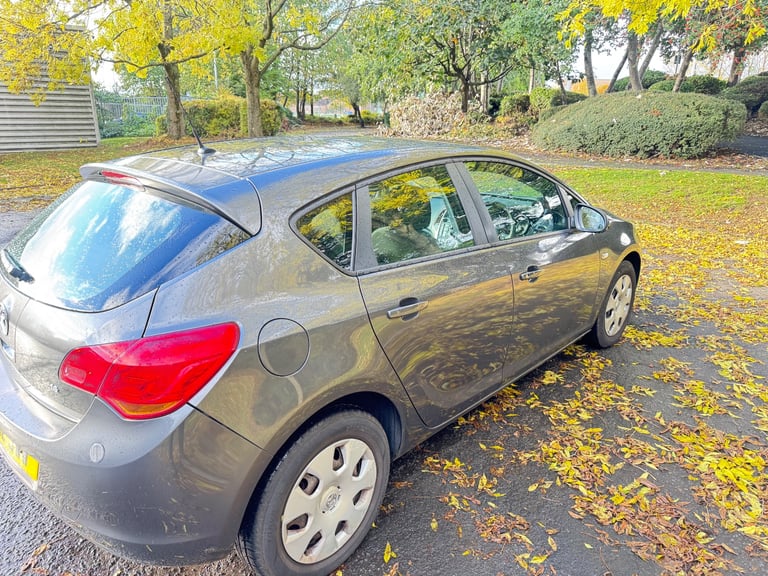 Vauxhall, ASTRA, Hatchback, 2012, Manual, 1598 (cc), 5 doors
