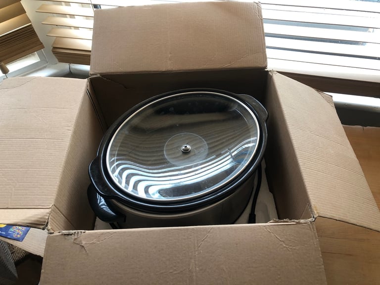 Slow cooker