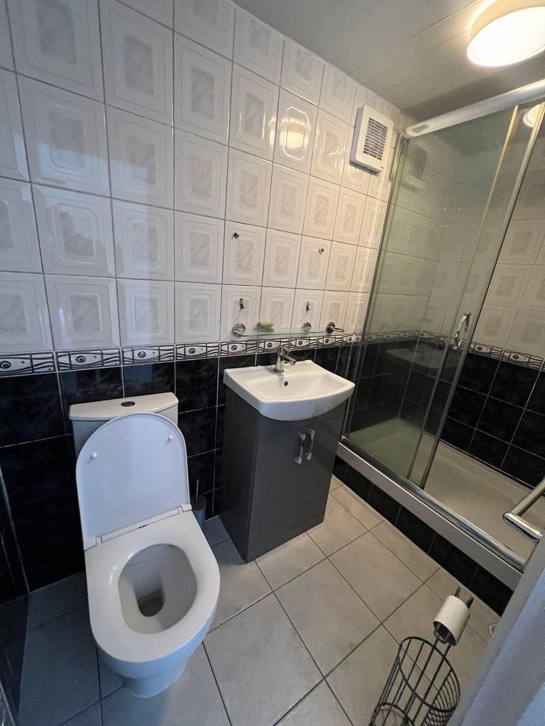image for 1 BED STUDIO FLAT TO LET 