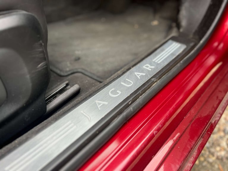 2013 Jaguar XF 2.2 XF Premium Luxury D Auto 4dr Saloon Diesel Automatic