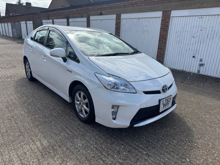 2024 Toyota Prius  Hybrid Electric Manual